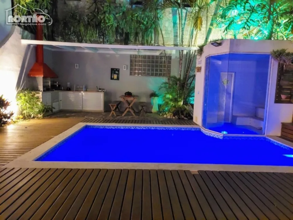 Casa, 8 quartos, 270 m² - Foto 2