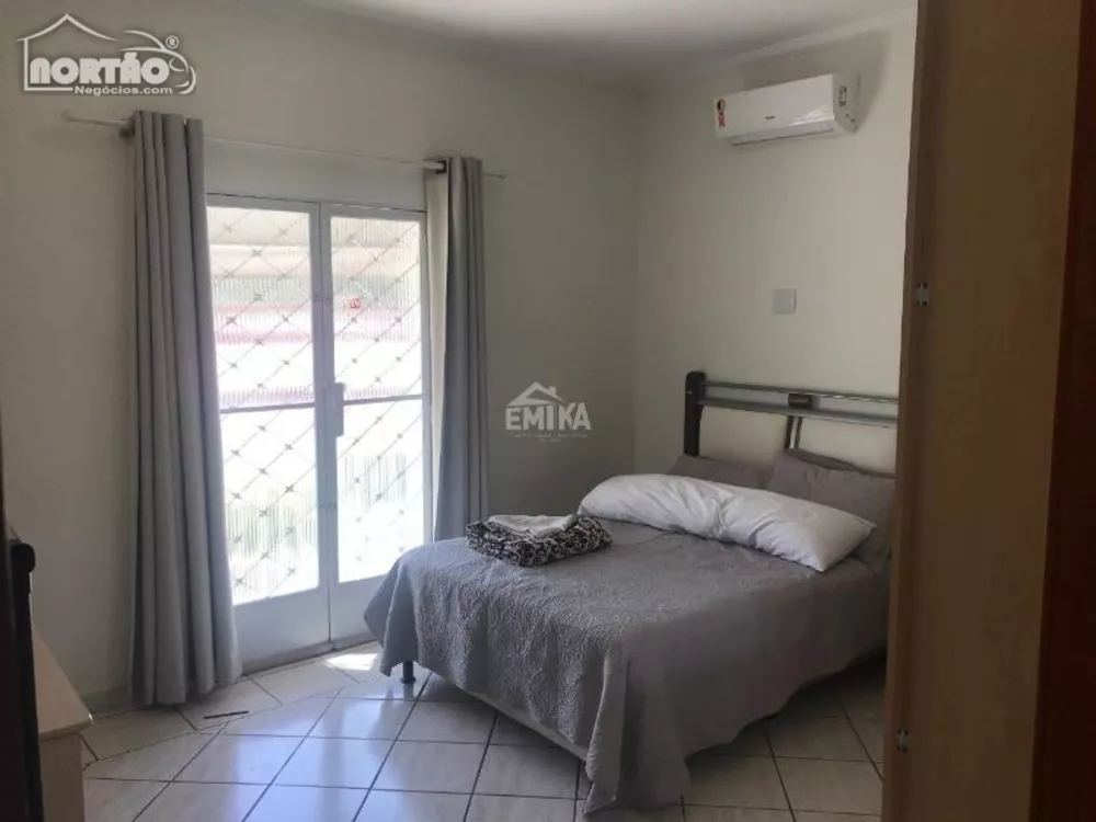 Casa à venda com 2 quartos, 260m² - Foto 3