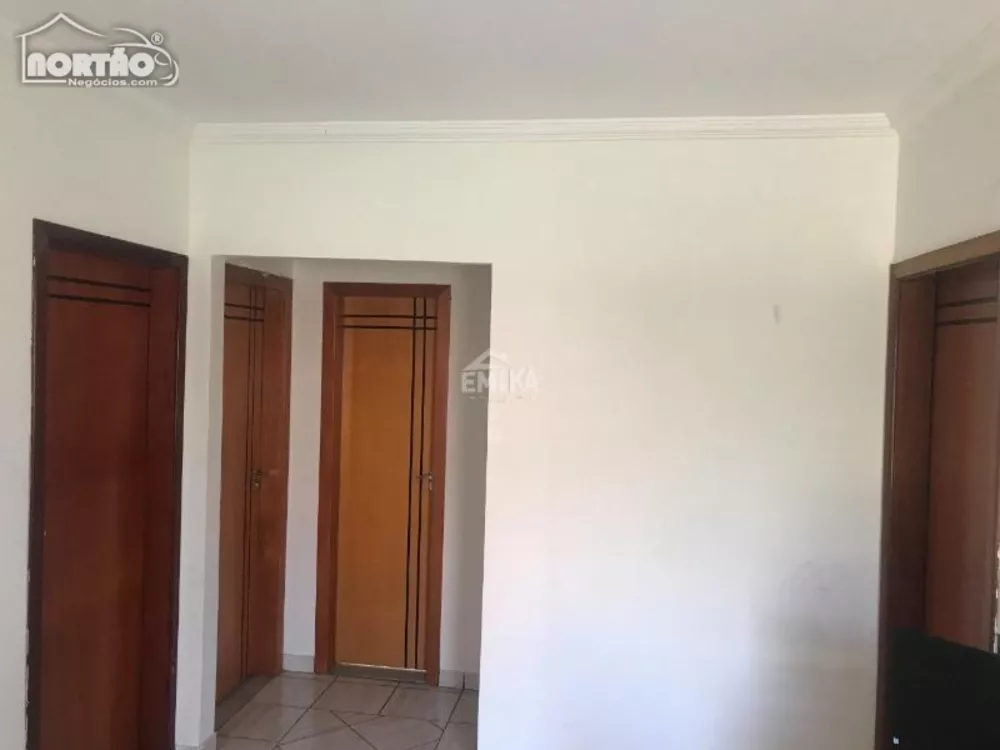 Casa à venda com 2 quartos, 260m² - Foto 2