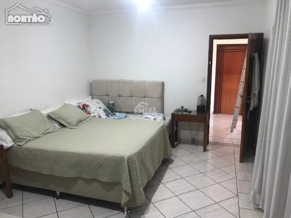 Casa à venda com 2 quartos, 260m² - Foto 4