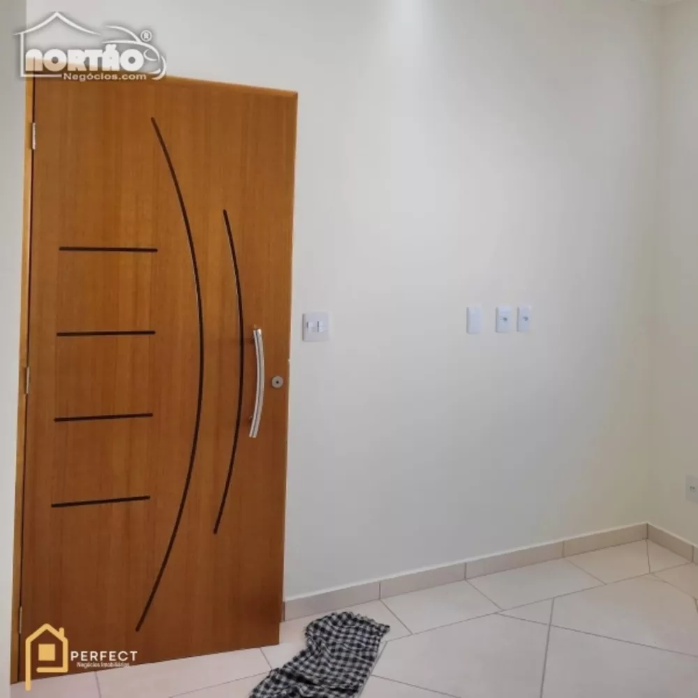 Casa à venda com 3 quartos, 82m² - Foto 4