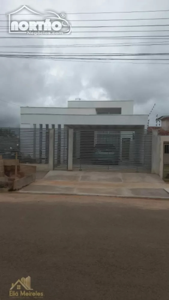 Casa à venda com 4 quartos, 200m² - Foto 3