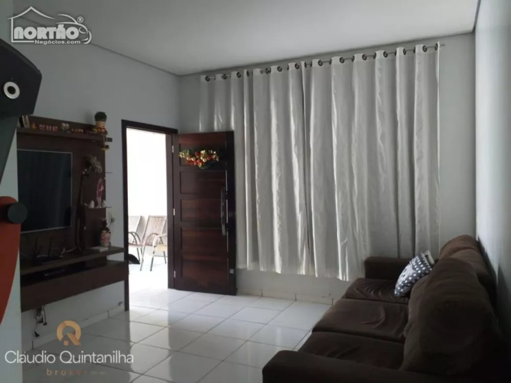 Casa à venda com 3 quartos, 95m² - Foto 2