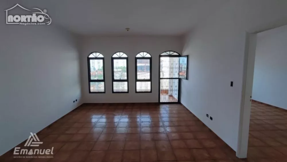 Casa à venda com 2 quartos, 240m² - Foto 7