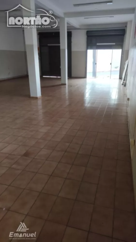 Casa à venda com 2 quartos, 240m² - Foto 4