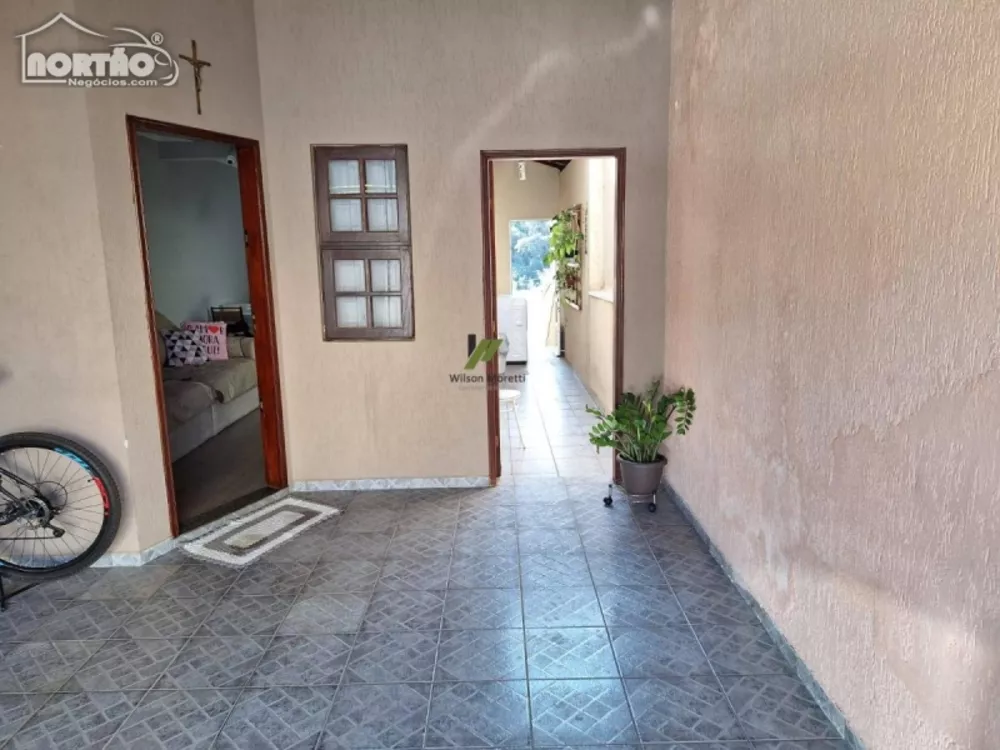 Casa à venda com 3 quartos, 100m² - Foto 3