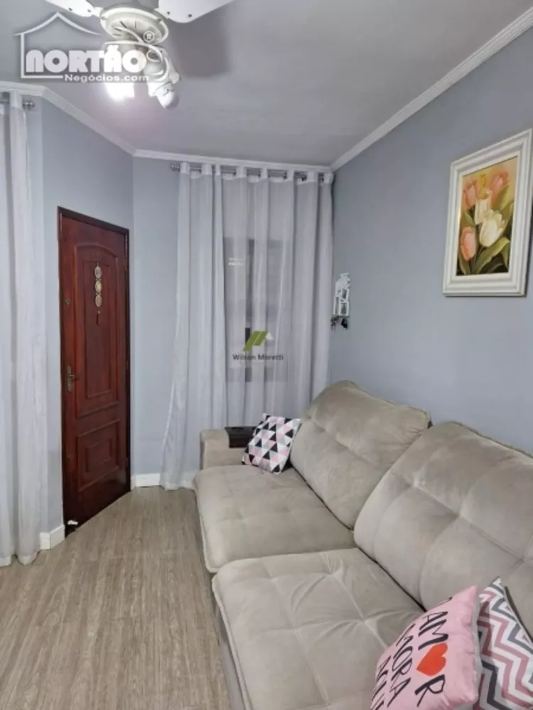 Casa à venda com 3 quartos, 100m² - Foto 4