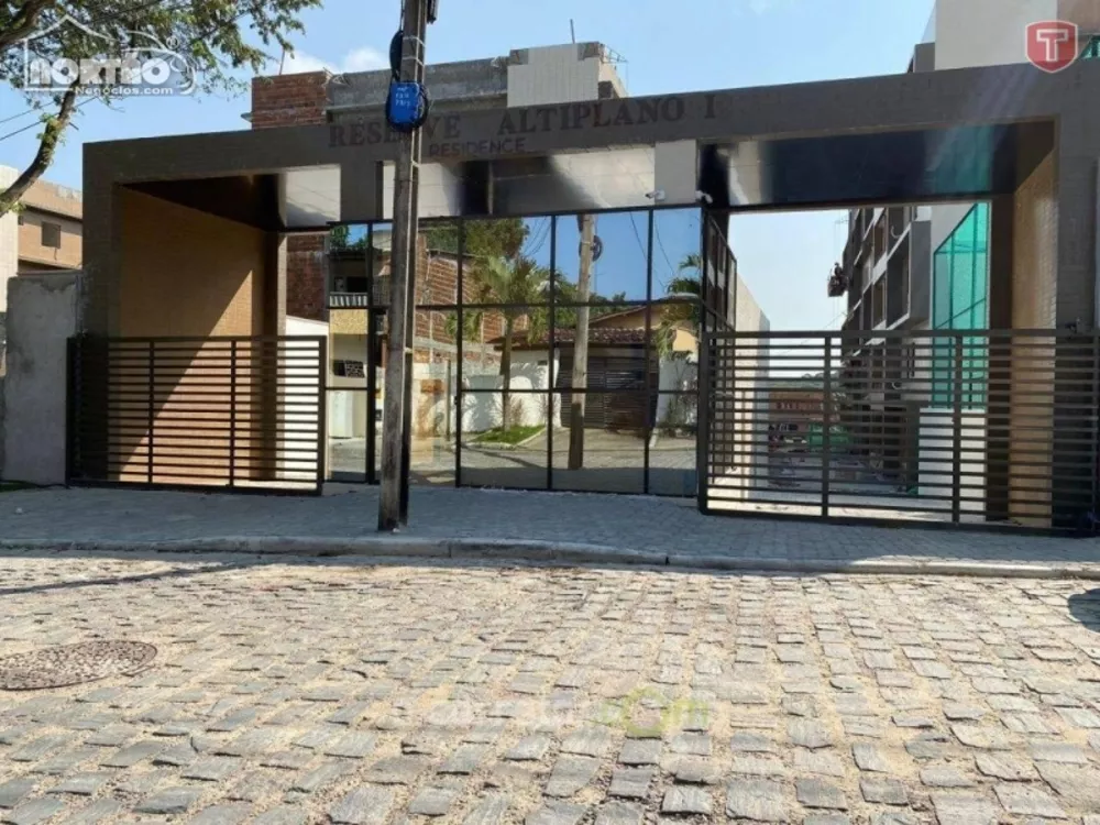 Casa à venda com 5 quartos, 67m² - Foto 1