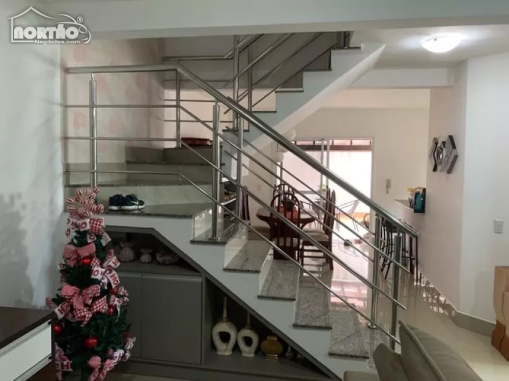 Casa à venda com 3 quartos, 158m² - Foto 5