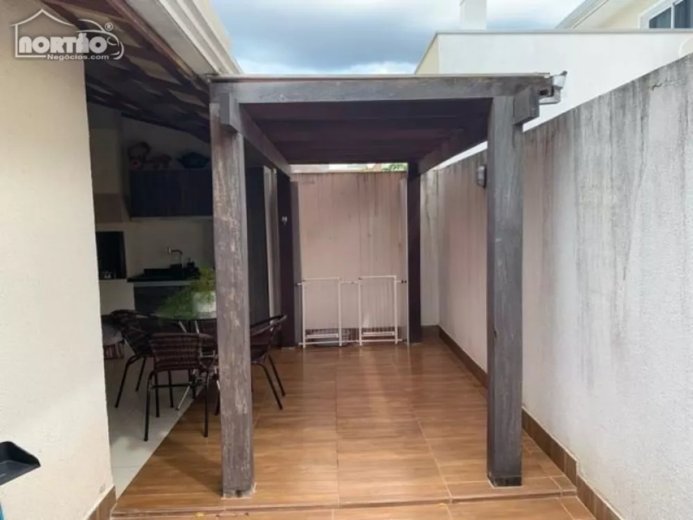 Casa à venda com 3 quartos, 158m² - Foto 4