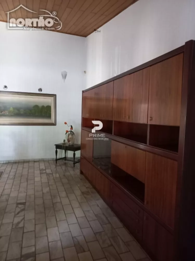 Casa à venda com 7 quartos, 680m² - Foto 4