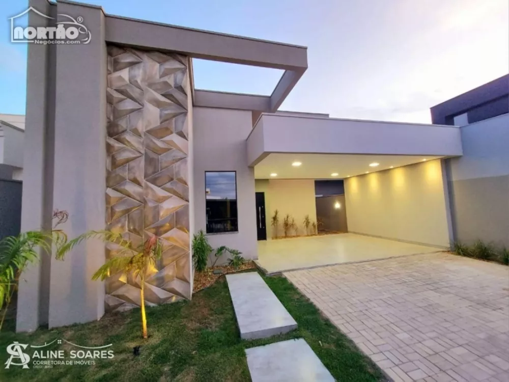 Casa à venda com 4 quartos, 164m² - Foto 2