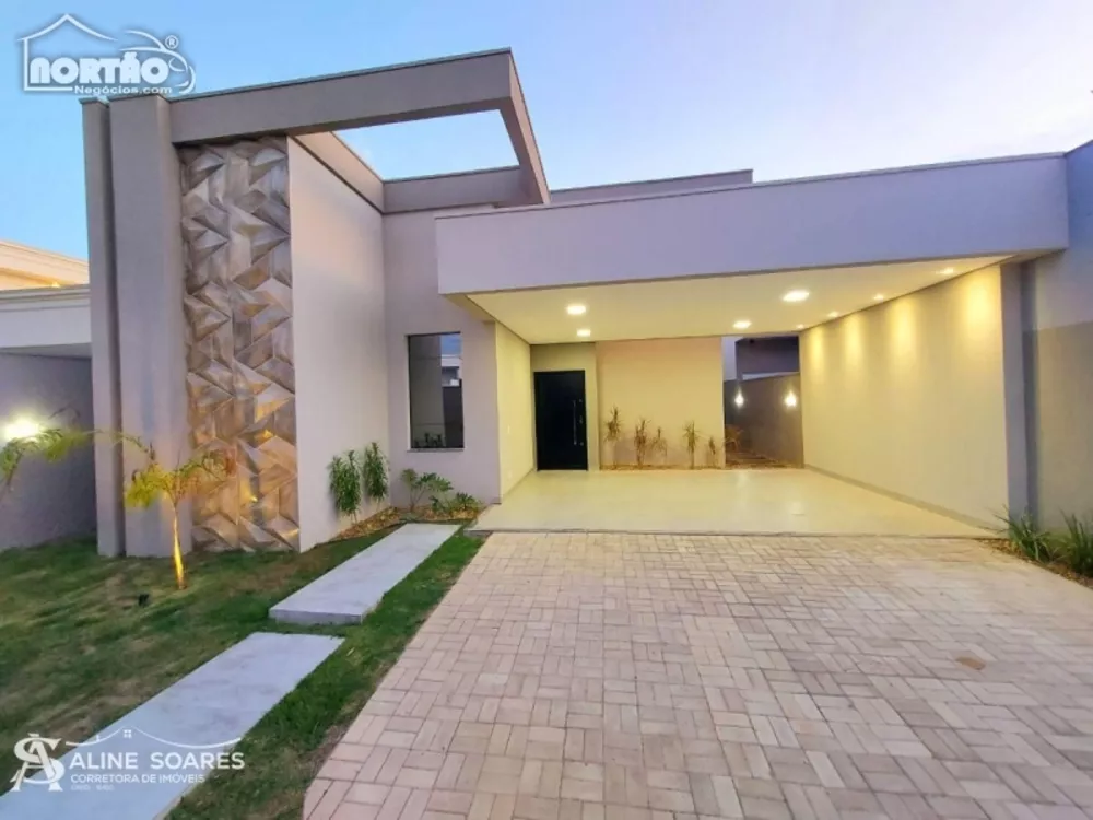 Casa à venda com 4 quartos, 164m² - Foto 1