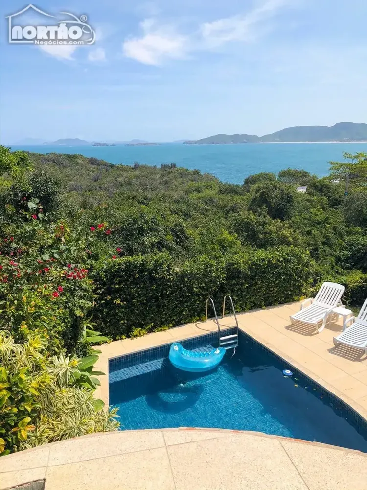 Casa, 4 quartos, 252 m² - Foto 1