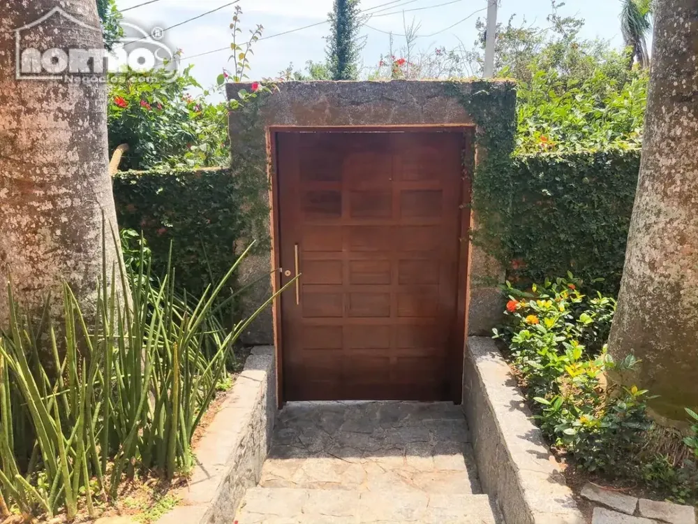 Casa, 4 quartos, 252 m² - Foto 2