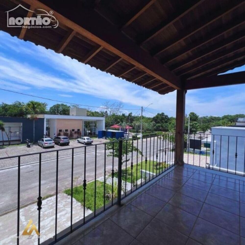 Casa à venda com 6 quartos, 200m² - Foto 3