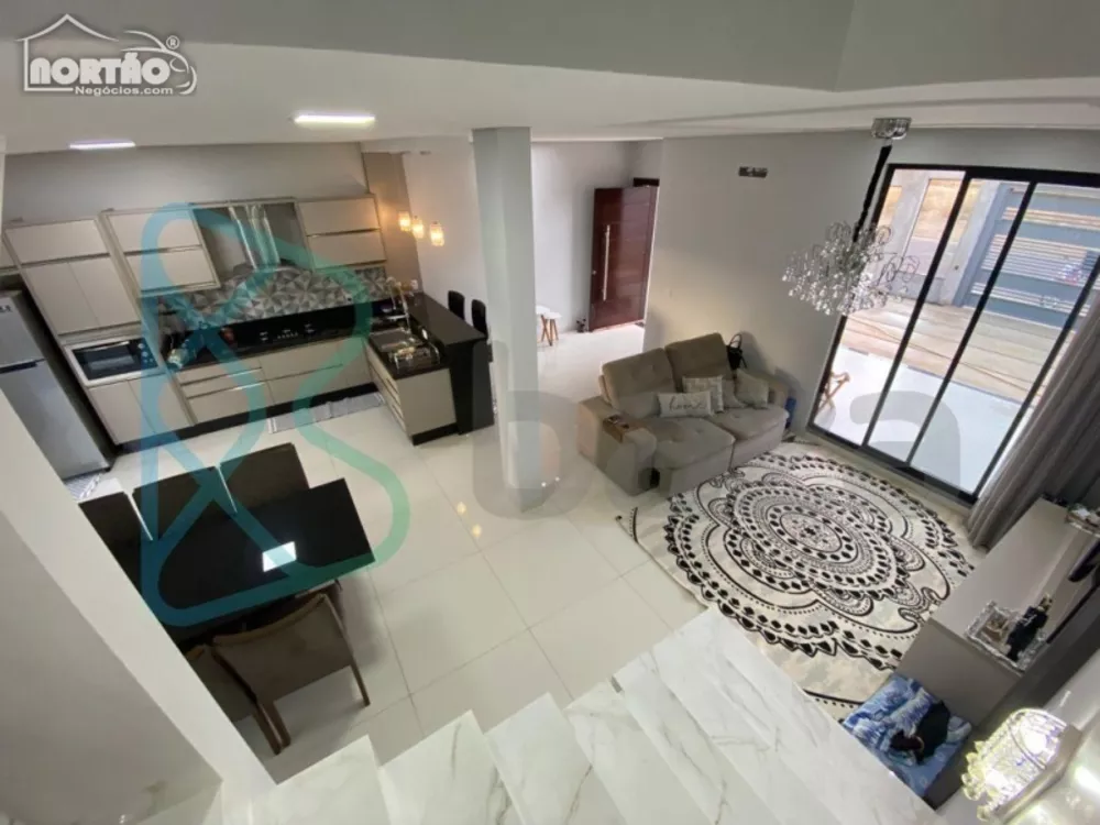 Casa à venda com 4 quartos, 180m² - Foto 1