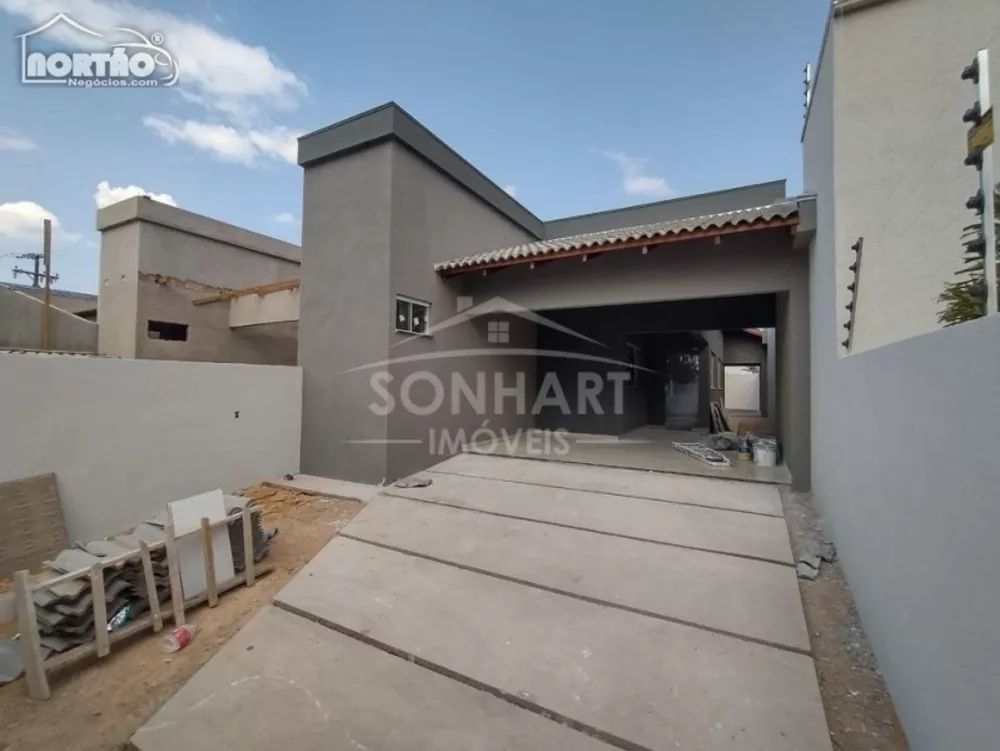 Casa à venda com 2 quartos, 105m² - Foto 3