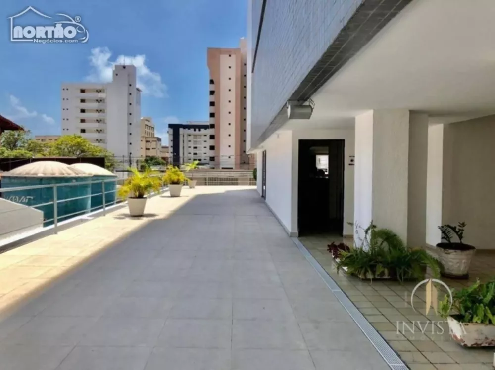 Casa à venda com 7 quartos, 447m² - Foto 3