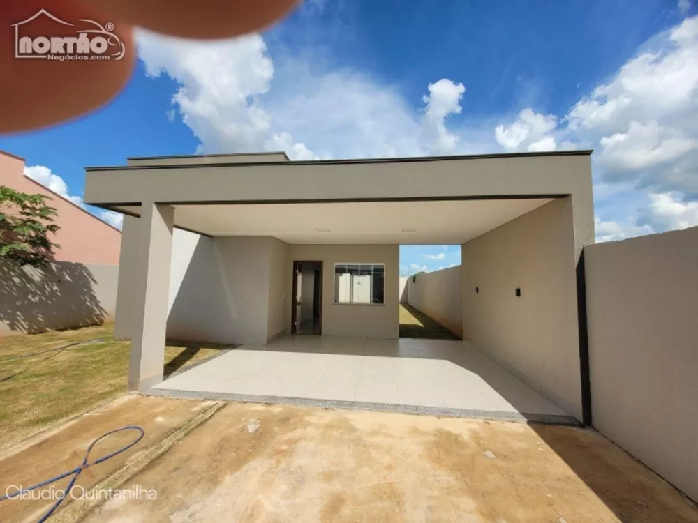 Casa à venda com 3 quartos, 104m² - Foto 1