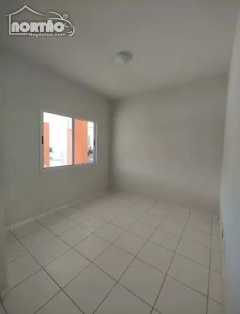 Casa à venda com 3 quartos, 209m² - Foto 4