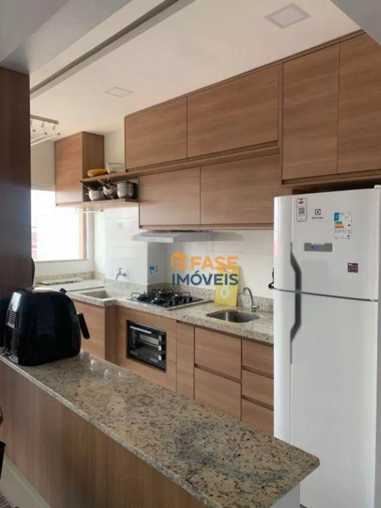 Apartamento à venda com 2 quartos, 118m² - Foto 2