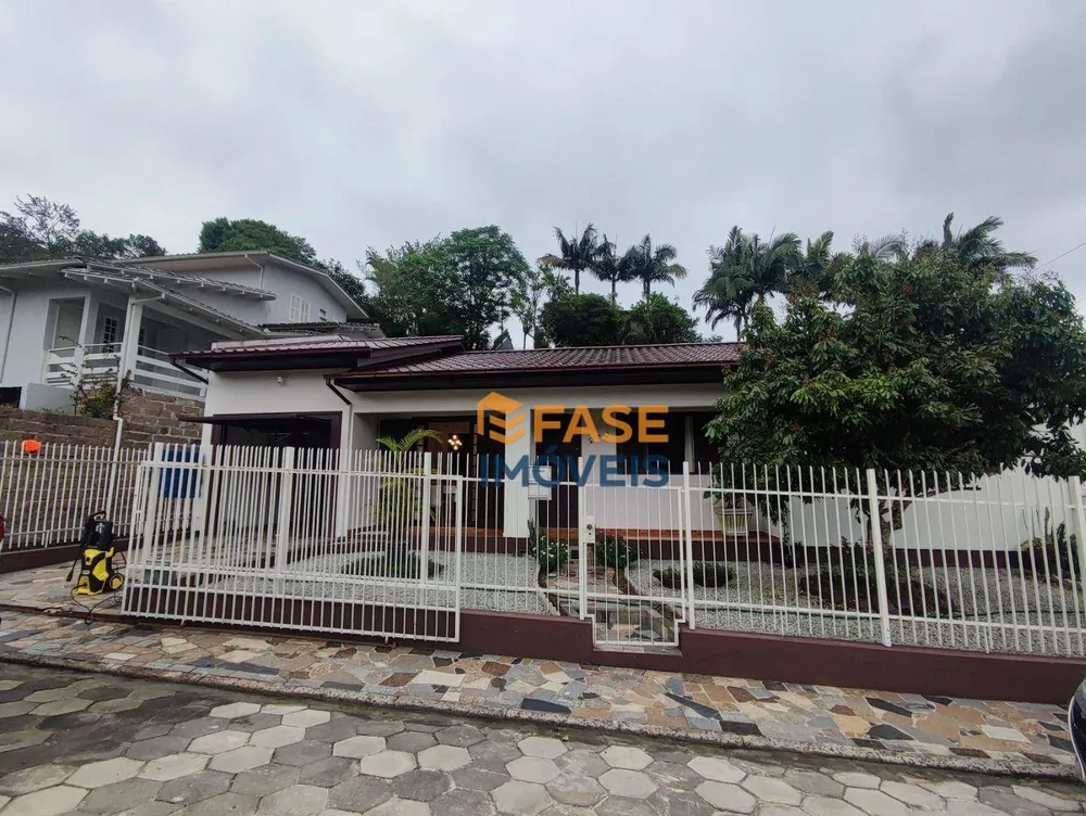 Casa, 3 quartos, 180 m² - Foto 1