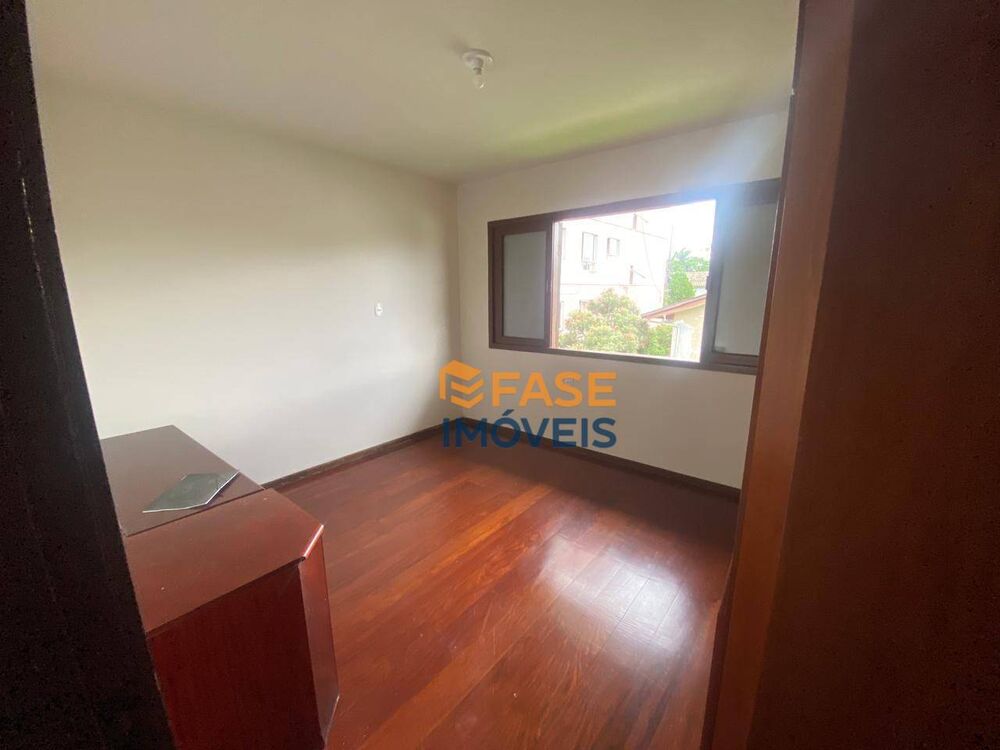 Casa, 4 quartos, 223 m² - Foto 2