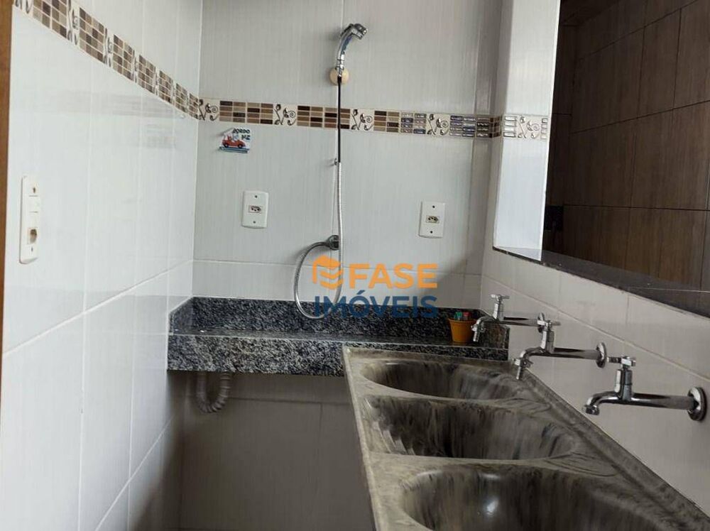 Casa de Condomínio à venda com 3 quartos, 440m² - Foto 3