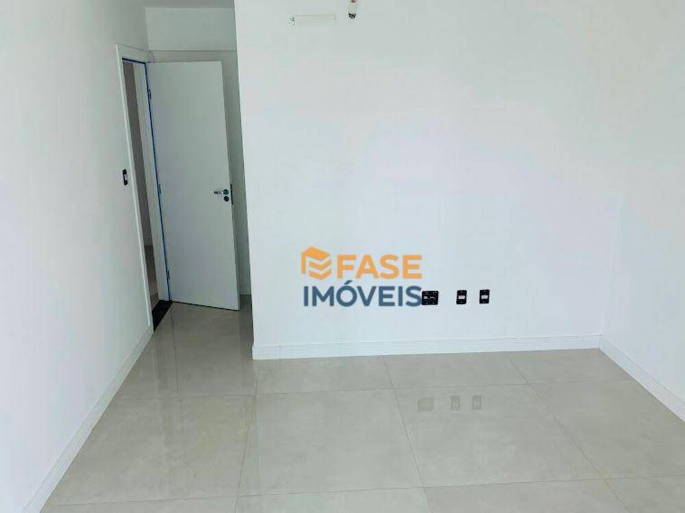 Apartamento à venda com 3 quartos, 114m² - Foto 3