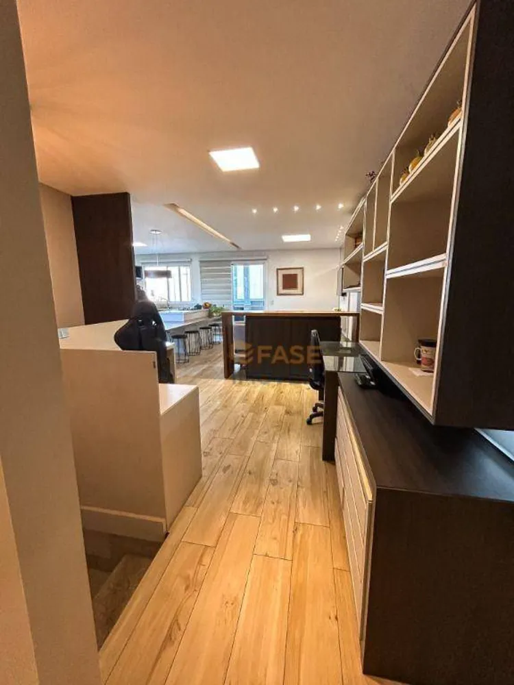 Cobertura, 3 quartos, 205 m² - Foto 2