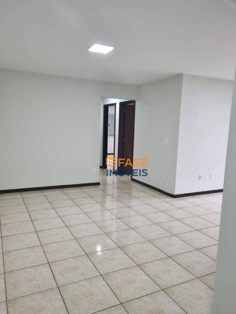 Apartamento à venda com 3 quartos, 97m² - Foto 3