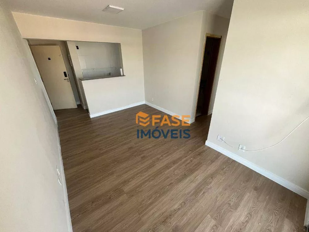 Apartamento à venda com 3 quartos, 70m² - Foto 2