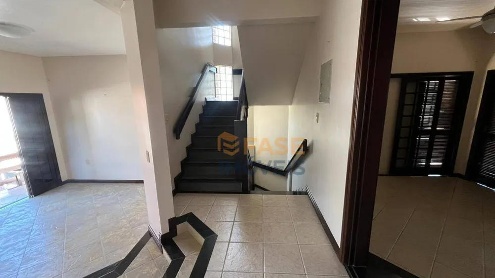 Casa, 3 quartos, 248 m² - Foto 4