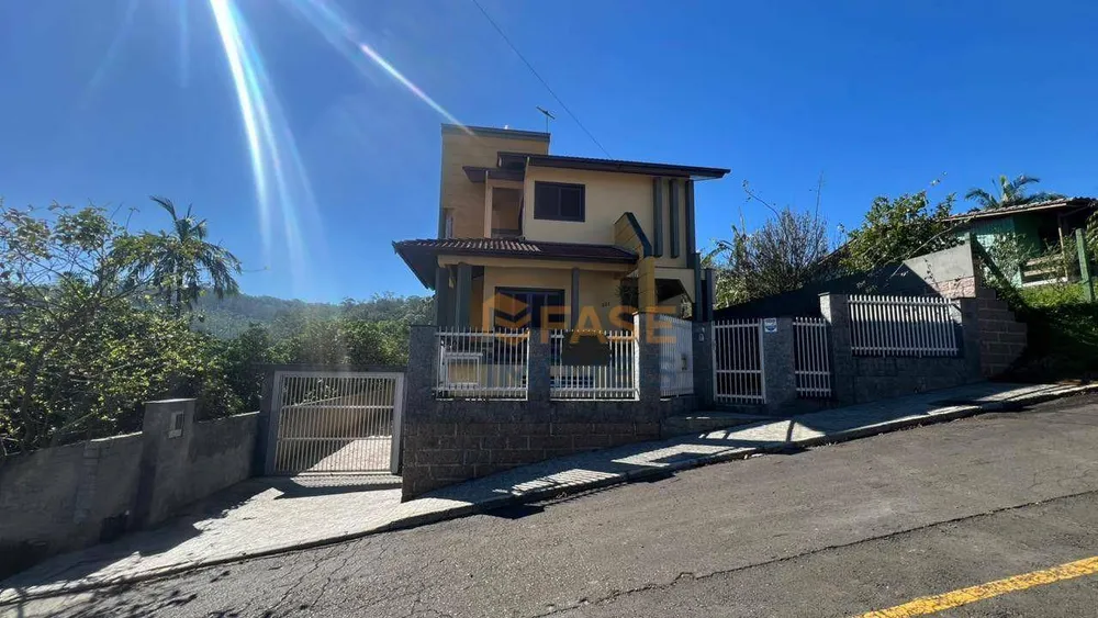 Casa, 3 quartos, 248 m² - Foto 2
