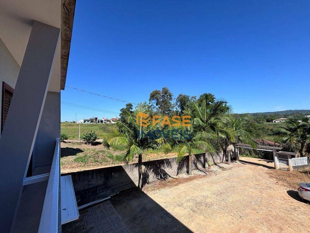 Casa à venda com 3 quartos, 190m² - Foto 2