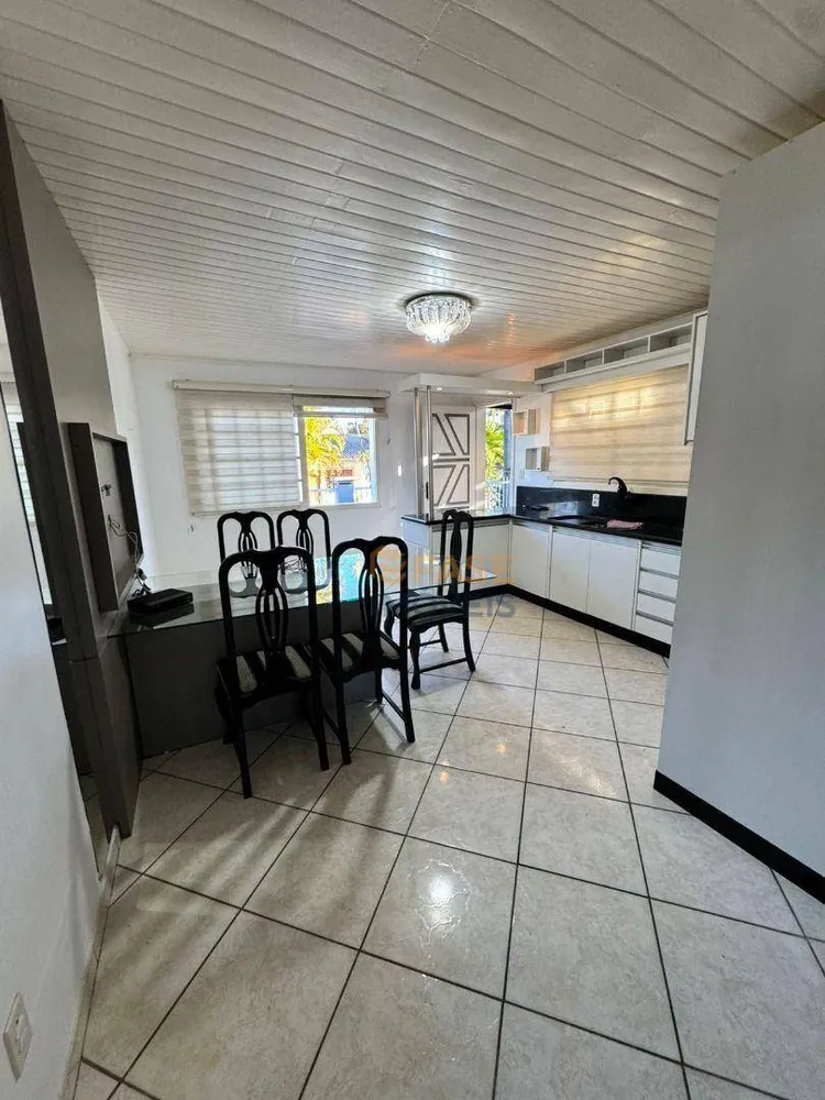 Casa, 3 quartos, 229 m² - Foto 8