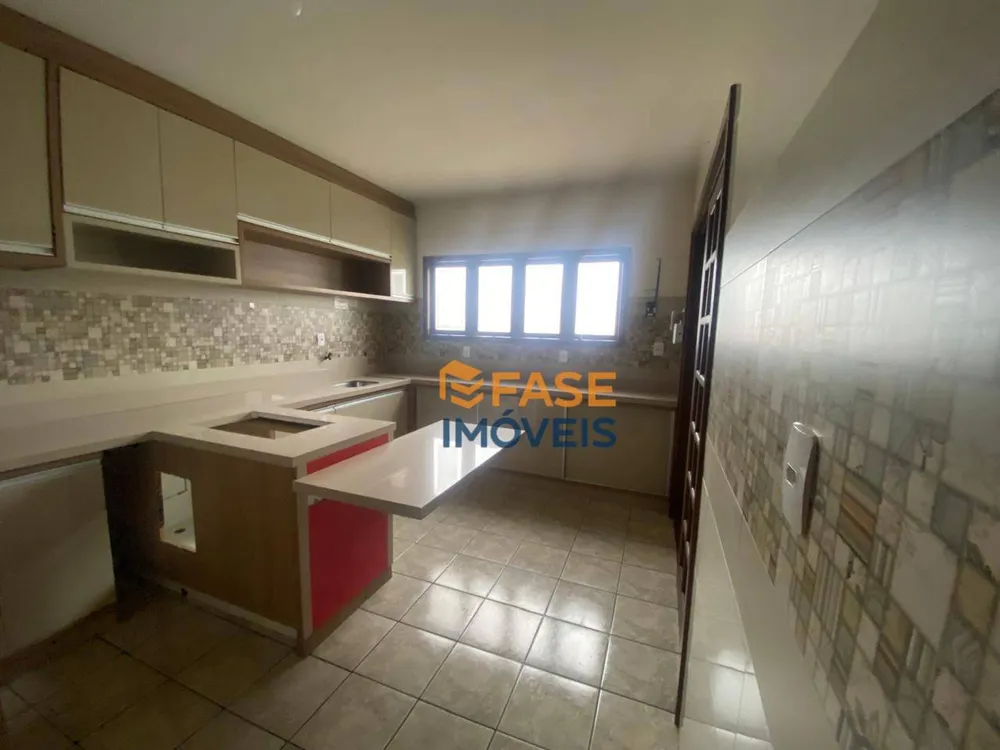 Casa, 4 quartos, 223 m² - Foto 4