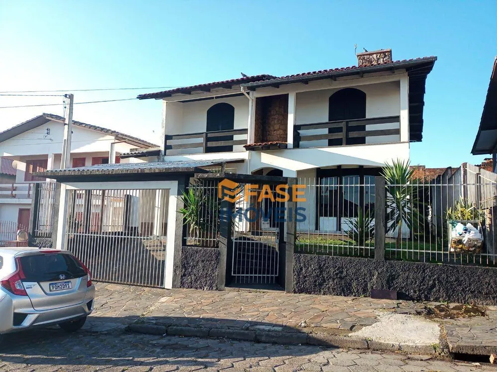 Casa, 5 quartos, 240 m² - Foto 1