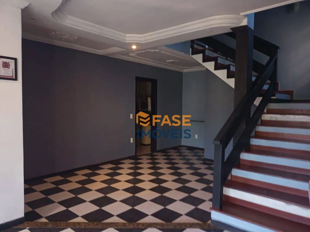 Casa, 5 quartos, 240 m² - Foto 16