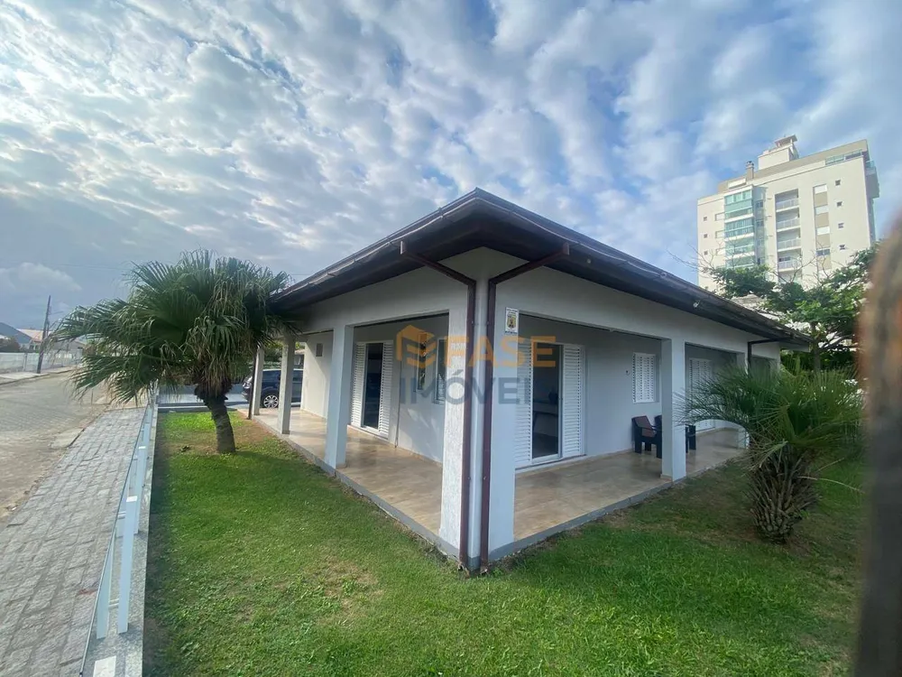 Casa, 4 quartos, 190 m² - Foto 1