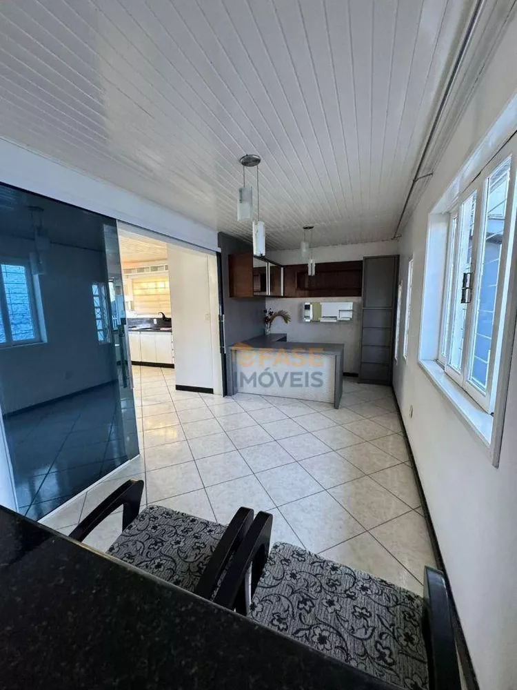 Casa, 3 quartos, 229 m² - Foto 1