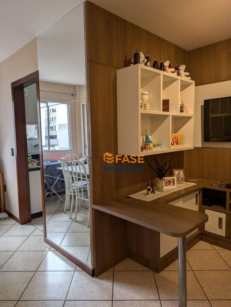 Apartamento à venda com 2 quartos, 72m² - Foto 4