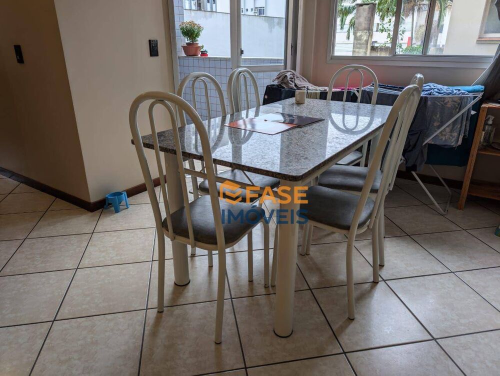 Apartamento à venda com 2 quartos, 72m² - Foto 2