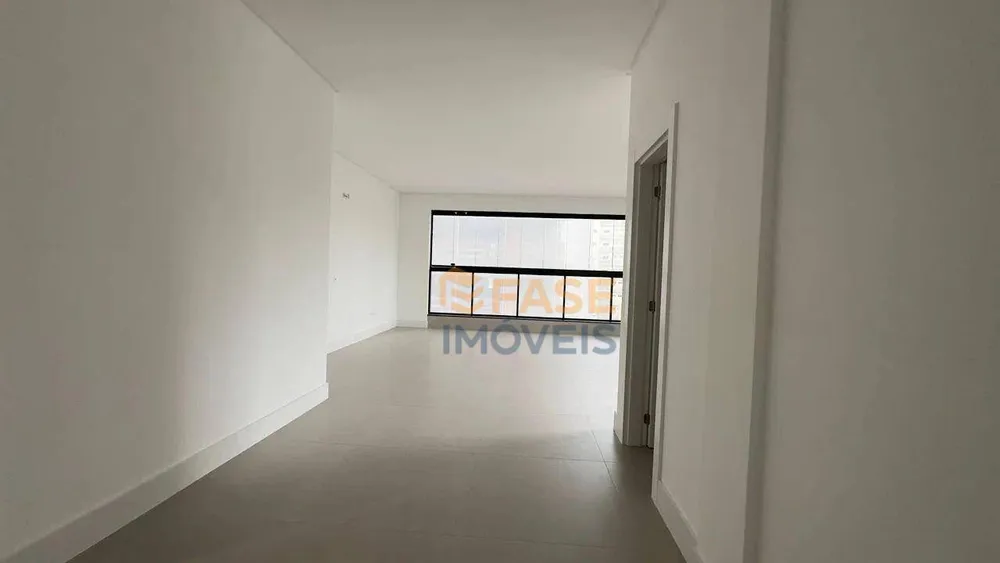Apartamento, 3 quartos, 126 m² - Foto 2