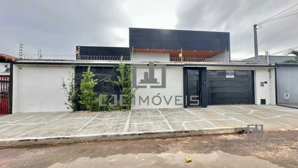 Casa, 4 quartos, 220 m² - Foto 1