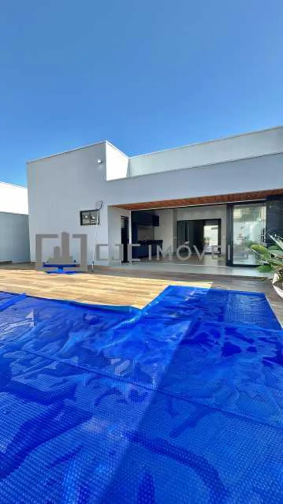 Casa, 3 quartos, 218 m² - Foto 1