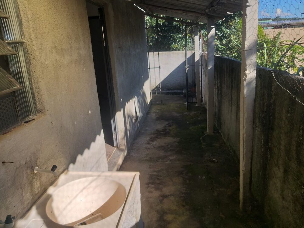 Casa à venda com 2 quartos, 60m² - Foto 8