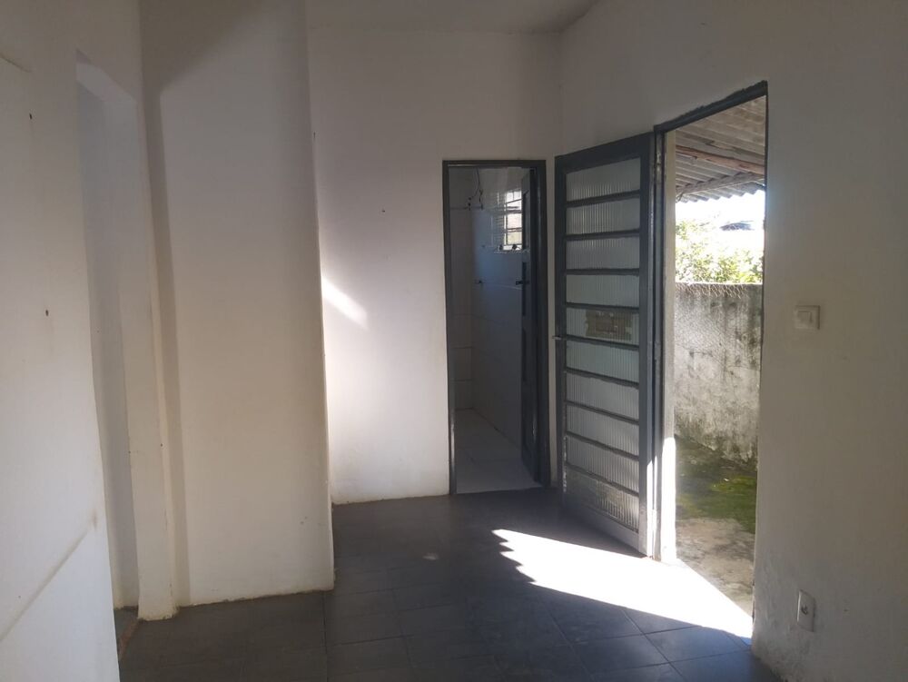 Casa à venda com 2 quartos, 60m² - Foto 3