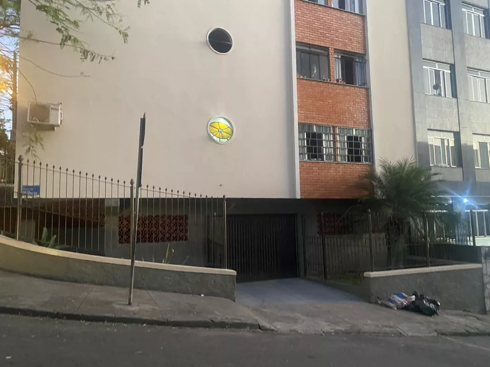 Apartamento à venda com 2 quartos, 70m² - Foto 1